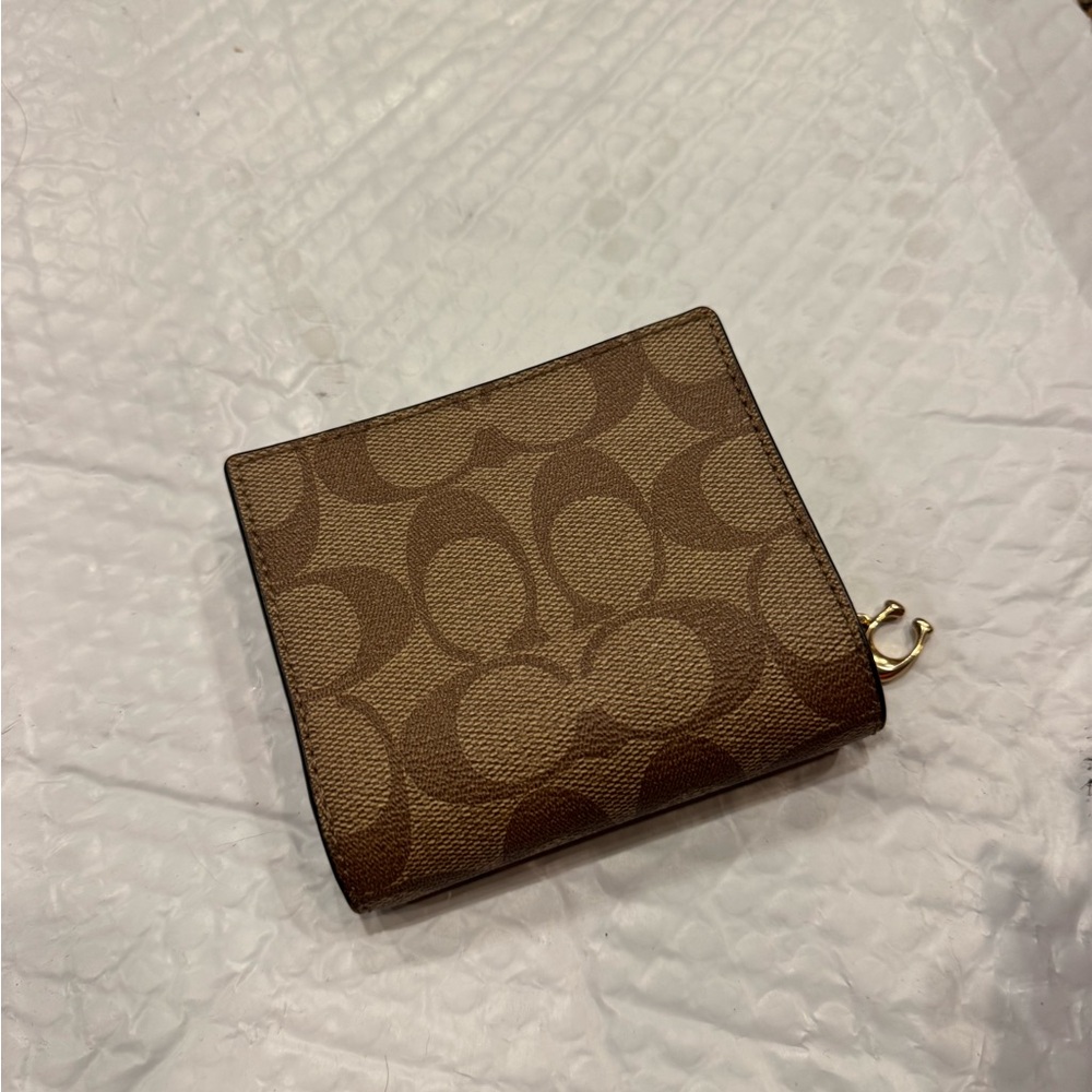 Coach Women's Snap Wallet in Signature Canvas - Picture 5 of 8